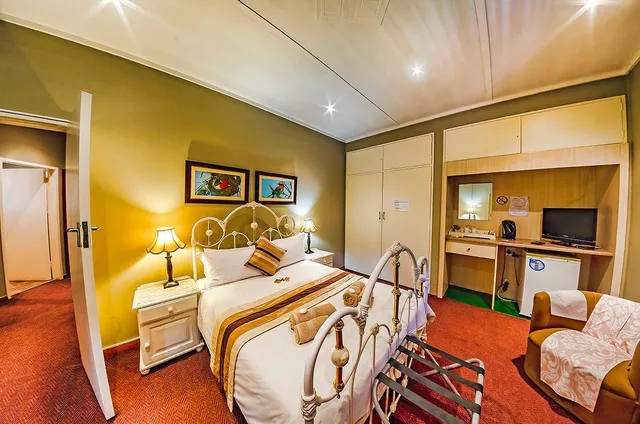 Room, Double Bed, Bath and Shower، Amper Bo Guesthouse 1/1