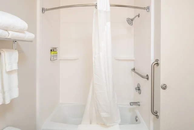 Standard, 2 Queen Beds, Accessible, Holiday Inn Express Suites N Waco Area West 8/8