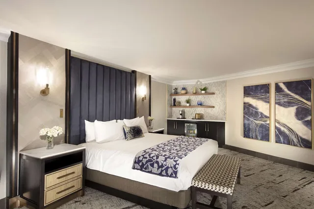 جناح بسرير كينج بمنطقة جلوس بحوض جاكوزي، Peppermill Resort Spa Casino, WorldHotels Elite 1/6