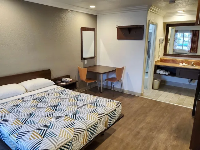 غرفة قياسية بسرير كوين، Studio6 National City, CA - Naval Base San Diego 1/4
