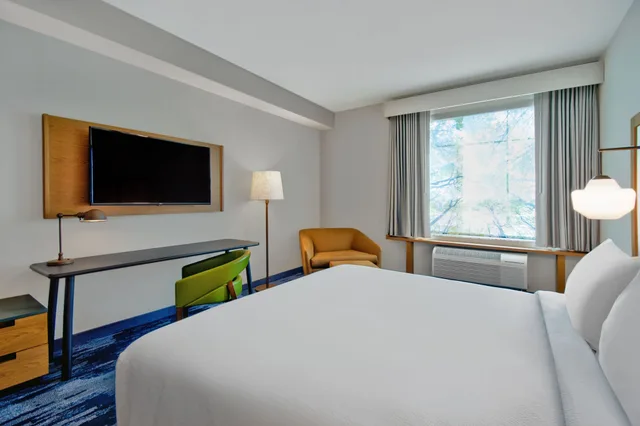 غرفة بسرير كينج، Fairfield Inn & Suites by Marriott Orlando at Flamingo Crossings Town Center 1/8