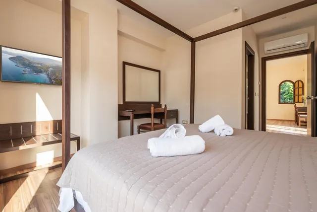 جناح بجاكوزي، Ladiko Suites 4/10