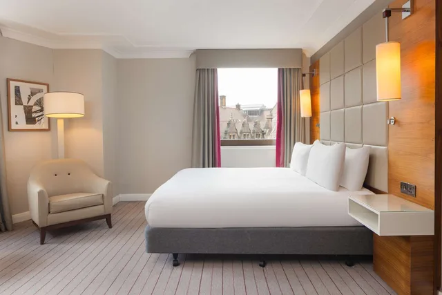 غرفة تنفيذية ركنية بسرير كينج بإطلالة، Hilton Cambridge City Centre 2/3