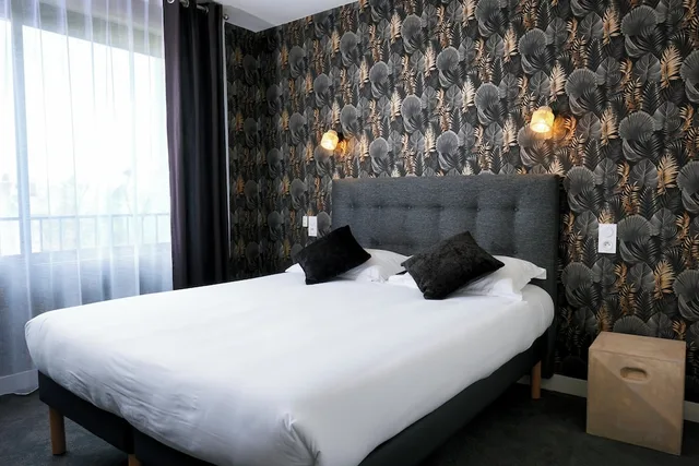 غرفة كومفورت بسرير كوين، Hotel the Originals Roscoff Armen Le Triton 5/10