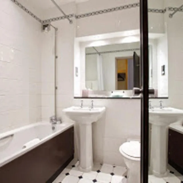 جناح بسرير مزدوج، Stourport Manor Hotel 4/4