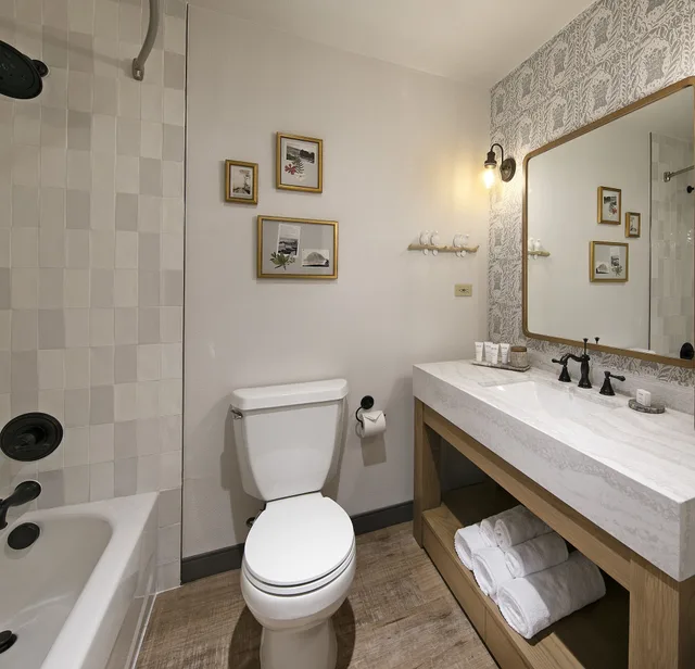 غرفة قياسية بسرير كينج، Fireside Inn On Moonstone Beach 3/3