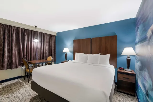 غرفة قياسية بسرير كينج للمدخنين، Best Western Winners Circle 1/7
