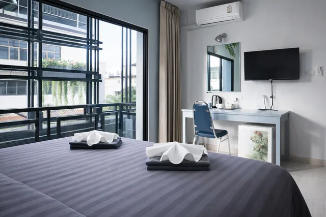 غرفة ديلوكس بسرير كينج بشرفة، Myfriend Hotel Trang 2/2