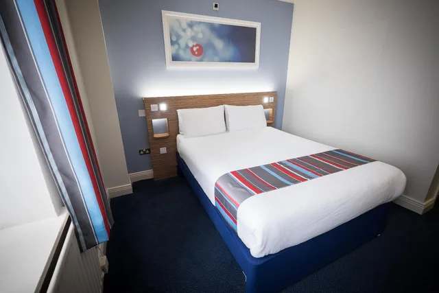 Room, Double Bed, Adult Only، Travelodge Rathmines - Dublin City 3/6