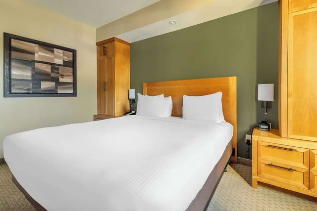 جناح بسرير كينج وسرير كوين بغرفتي نوم مع أريكة، Hilton Vacation Club Lake Tahoe Resort South 4/10