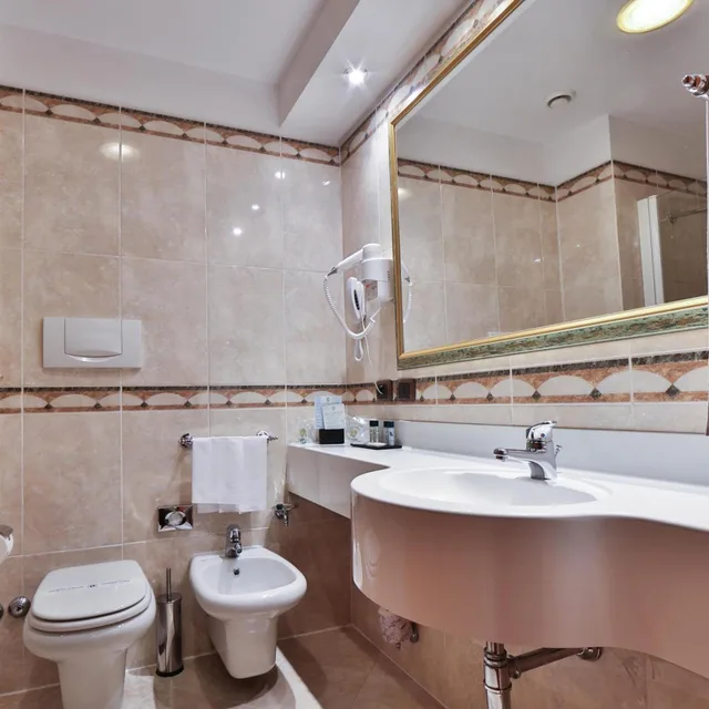 Room, Quadruple, Hotel Mirage Sure Hotel Collection By Best Western 7/10