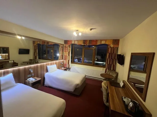 غرفة قياسية بسريرين منفصلين، West County Hotel 1/5
