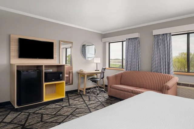 جناح ديلوكس تنفيذي بسرير كينج، La Quinta Inn Milwaukee Airport/Oak Creek 5/8