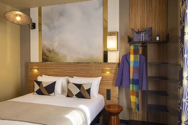 جناح بسرير كوين مع أريكة، Hotel Le Rocroy 2/4