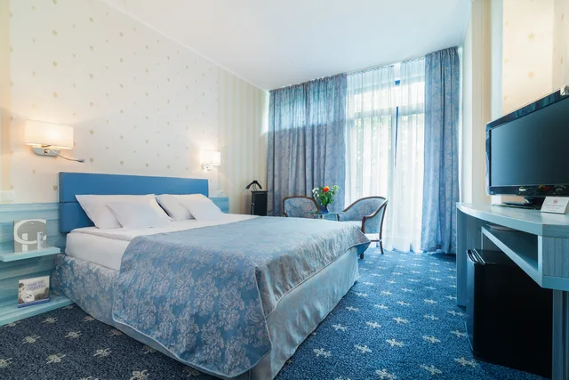 Standard, Single, Continental Hotel 3/9