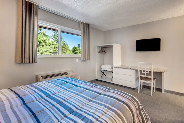 Traditional, Suite, 1 Queen and 1 Murphy Bed, Queen Murphy Bed، Bend Riverside Inn &amp; Suites 10/10
