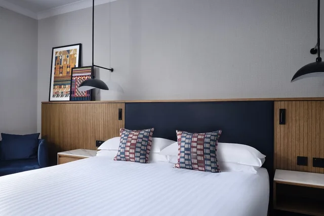 غرفة ديلوكس بسرير مزدوج، Edinburgh Marriott Hotel Holyrood 4/8