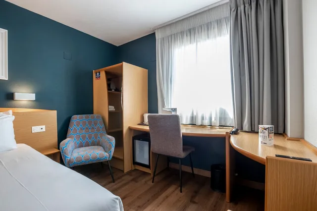 غرفة بسرير مزدوج أو سريرين منفصلين، Travelodge Alicante Puerto 9/10