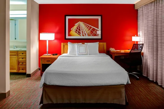جناح بسرير كينج بغرفة نوم واحدة مع أريكة لذوي الإعاقة، Residence Inn By Marriott Atlanta Midtown 17th Street 2/5
