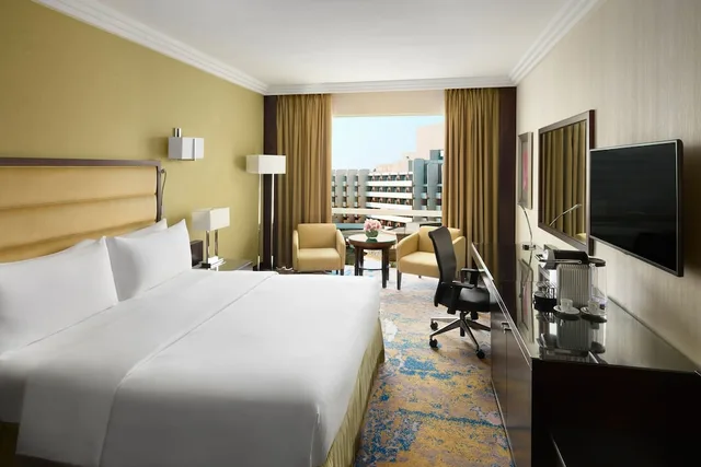Standard, King Bed, Club Floor، فندق كراون بلازا جدة(Crowne Plaza Jeddah) 2/10