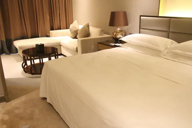 غرفة ديلوكس بسريرين منفصلين بإطلالة على الحديقة، Sheraton Bailuhu Resort Huizhou 2/4