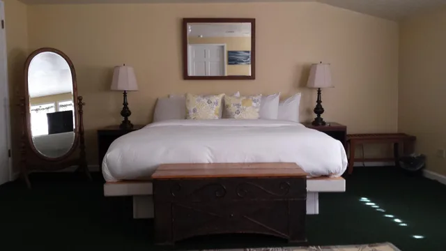 غرفة قياسية، The Burton Inn 2/2