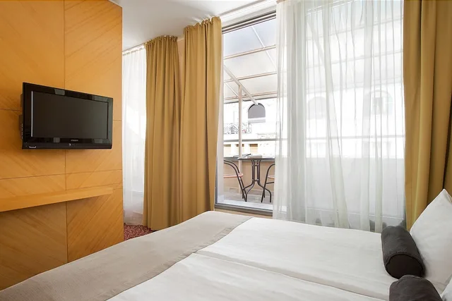جناح جونيور بسرير كوين مع أريكة، Marmara Hotel 2/4
