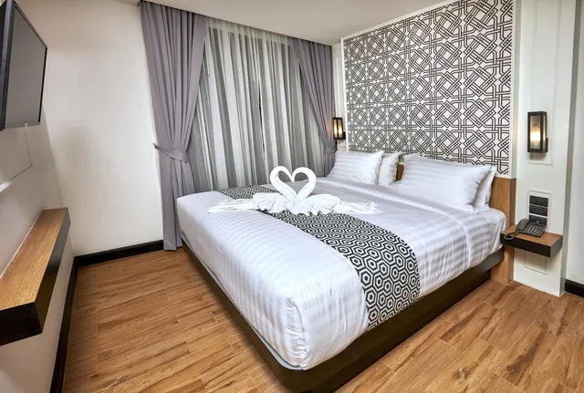 جناح بريميير بسرير كينج، Chezzotel Pattaya 1/6