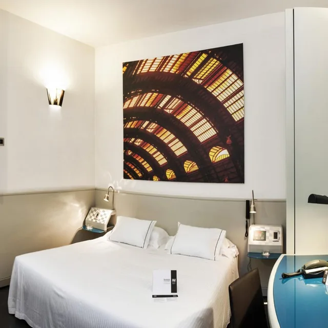 غرفة قياسية بسرير فردي وسرير كوين، Sure Hotel by Best Western Milano 1/10