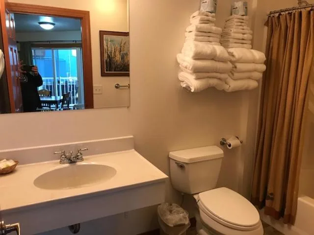 1 Bedroom, Suite, Longliner Lodge and Suites 3/4