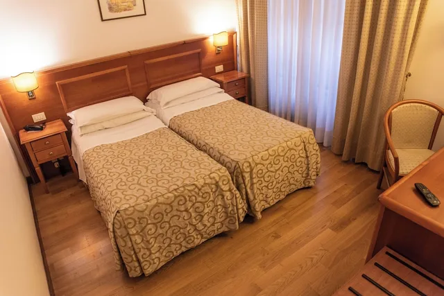 غرفة أساسية بسرير مزدوج، Grand Hotel Duomo 4/6