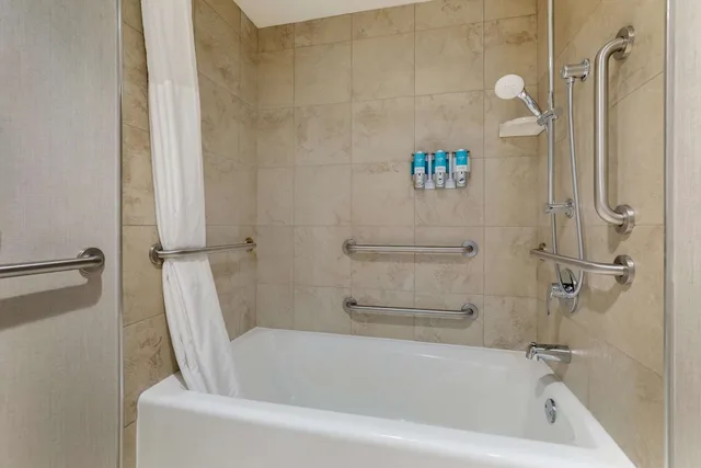 غرفة بسريرين كوين لذوي الإعاقة، Drury Inn Paducah 5/5