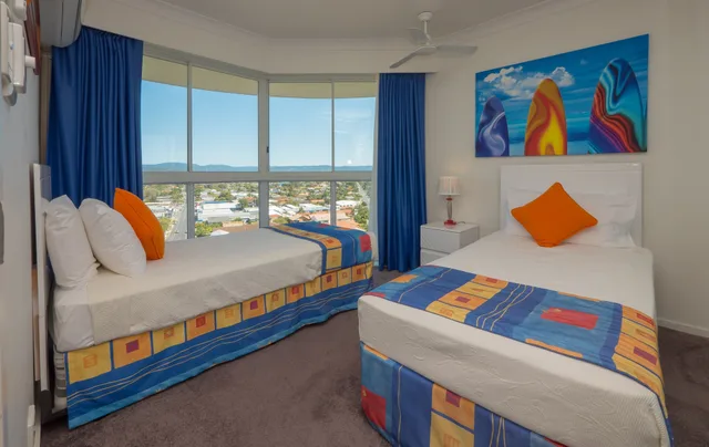 غرفة قياسية بسرير كوين وسريرين منفصلين بغرفتي نوم، Burleigh Surf Apartments 4/8
