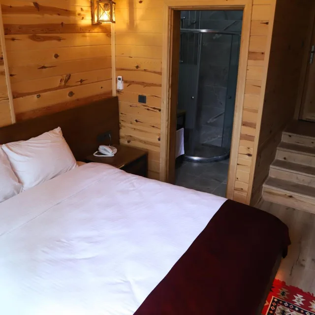 غرفة ديلوكس بسرير مزدوج أو سريرين منفصلين بإطلالة على النهر، Yamacda Suit Otel 2/5