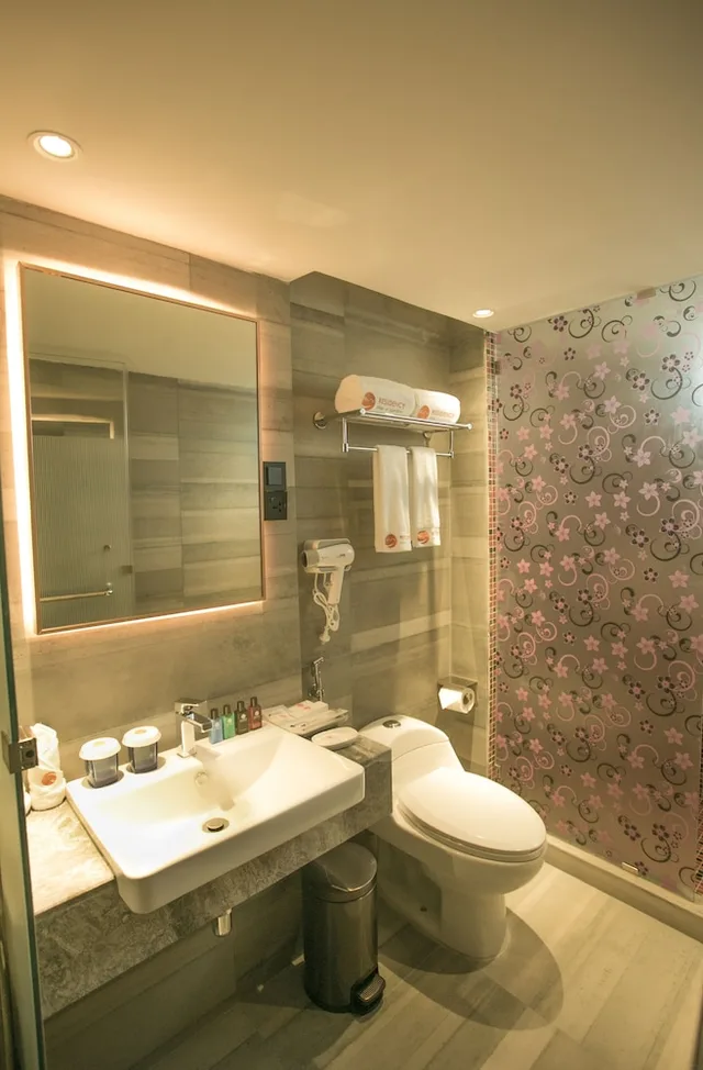 غرفة ديلوكس بسرير كوين بإطلالة على المدينة بغرفة نوم واحدة، Hotel Omni Residency 8/10