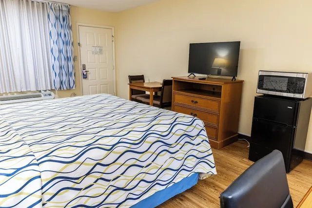 غرفة قياسية بسرير كينج، Hotel Boerne 2/8