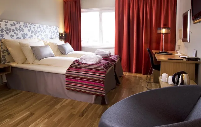 جناح جونيور بسريرين منفصلين مع أريكة، Scandic Kirkenes 1/2