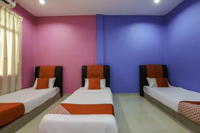 Deluxe, Triple, 1 Double and 1 Single Bed, OYO 89933 Nun Hotel 1/4