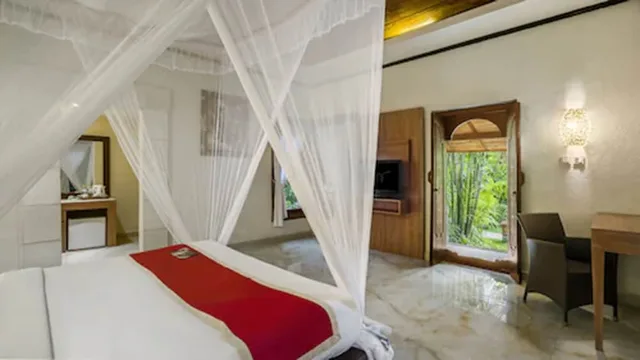 1 Bedroom, Classic, Bungalow, King Bed, Bathtub, Garden Area, Tonys Villas and Resort Seminyak Bali 1/4