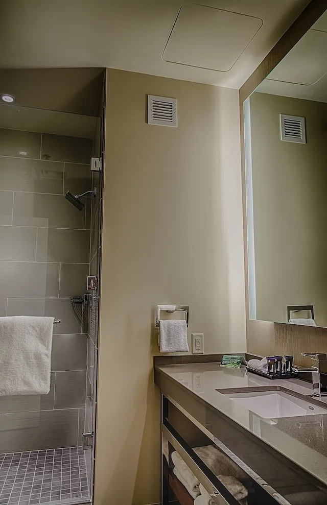 غرفة قياسية بسرير كينج، Hard Rock Hotel & Casino Sioux City 8/10