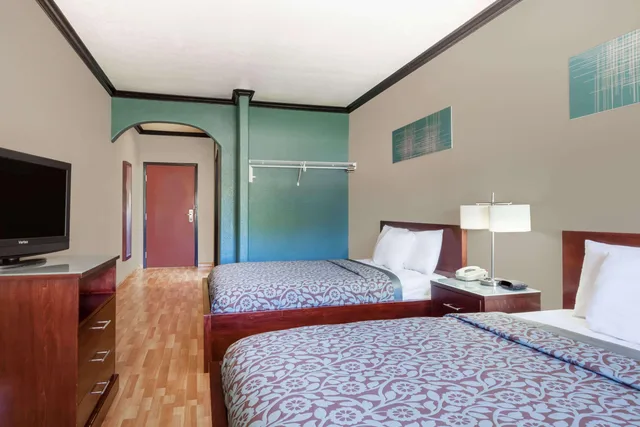 غرفة بسريرين كوين، Days Inn And Suites Marquez 1/1