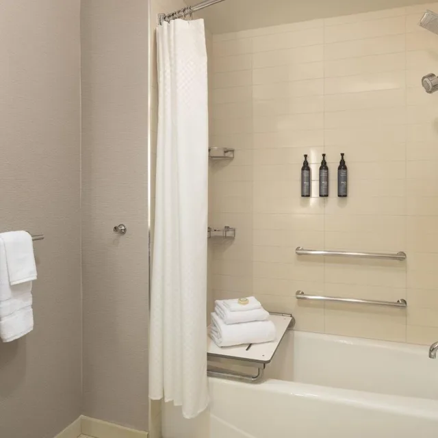 غرفة تقليدية بسرير كينج، The Westin South Coast Plaza 4/10