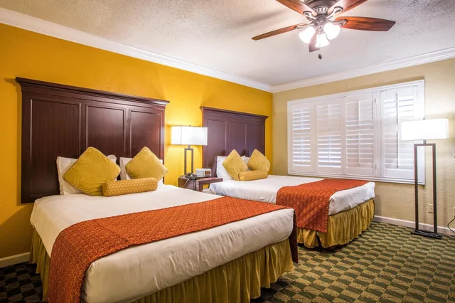 غرفة قياسية بسريرين كوين، Clarion Collection Hotel Pacific Grove - Monterey 4/6