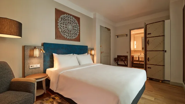 غرفة قياسية بسرير كوين، voco The Hague 4/10
