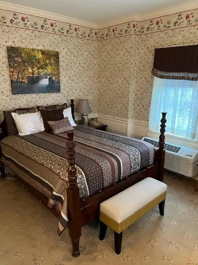 غرفة قياسية بسرير كوين بغرفة نوم واحدة بحمام خاص، Bird in Hand Village Inn Suite 1/1