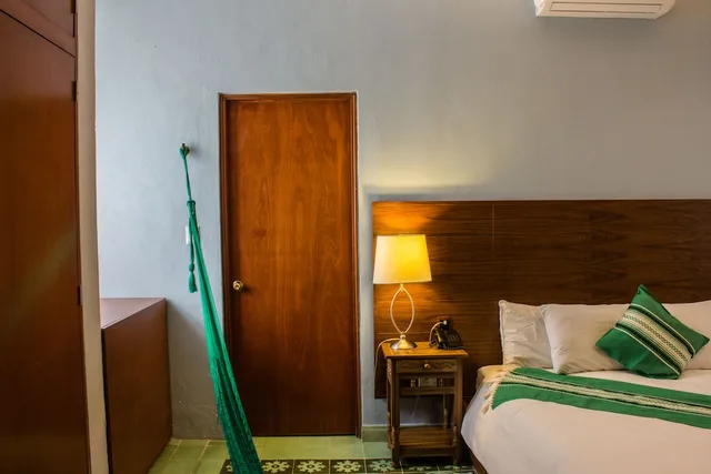Junior Suite, King Bed, Garden View, 2 Bathrooms, Sofa, Hotel Marionetas 2/3