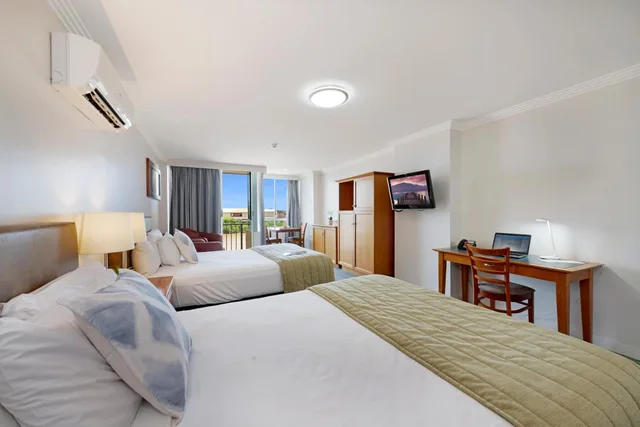 غرفة ديلوكس بسريرين منفصلين، Burnett Riverside Motel 1/4