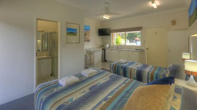 غرفة قياسية بسرير كوين، YAMBA MOTOR INN 3/5