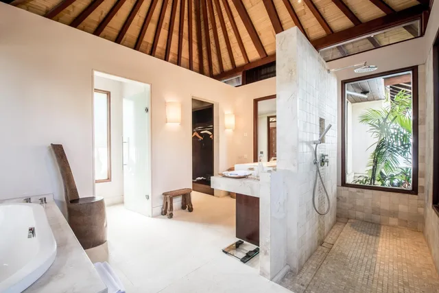جناح بسرير كينج بإطلالة على البحر بغرفة نوم واحدة، The Ungasan Clifftop Resort 8/8