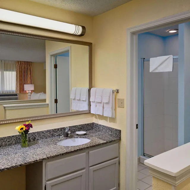2 Bedrooms, Loft, Suite, 1 King and 2 Double Beds، Sonesta Es Suites St Louis Chesterfield 9/9